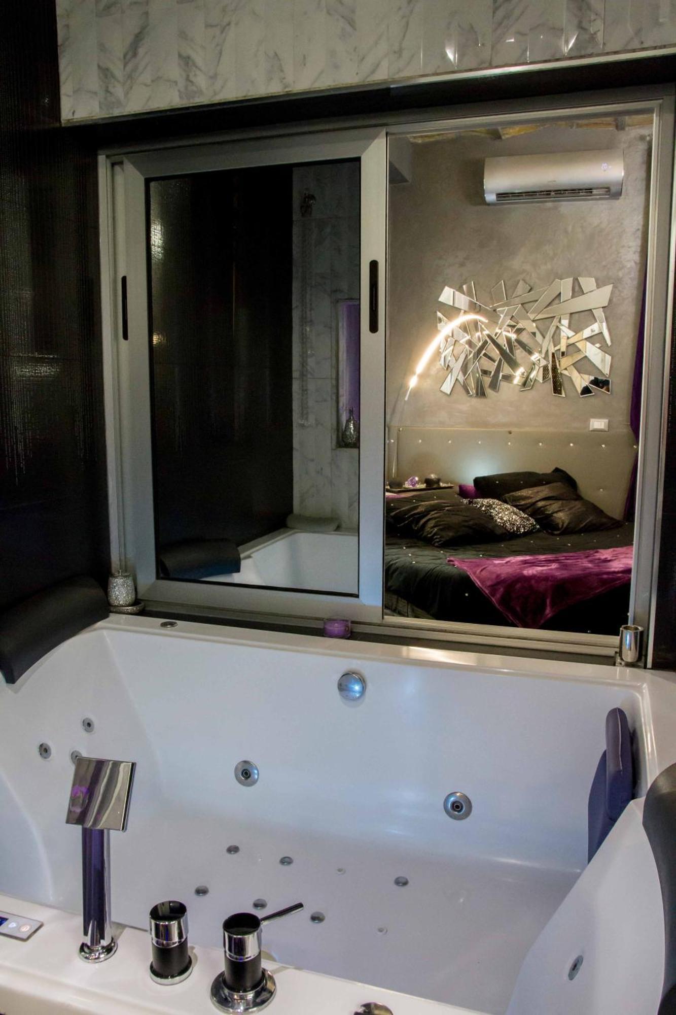 Jacuzzi Love Suitesweetrome Luaran gambar